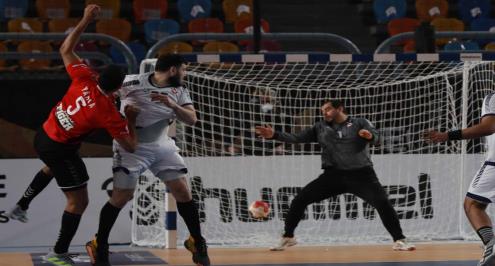 مدرب مصر لليد: الأحمر غاب للإصابة.. ودفاعنا ليس ضعيفا